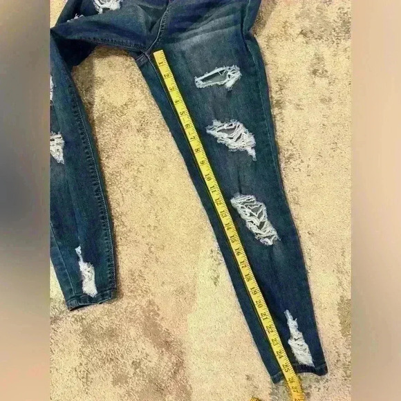 Junior Vanilla Star High Rise Jeans - Picture 2 of 7